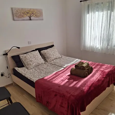 With Sea View! דירה